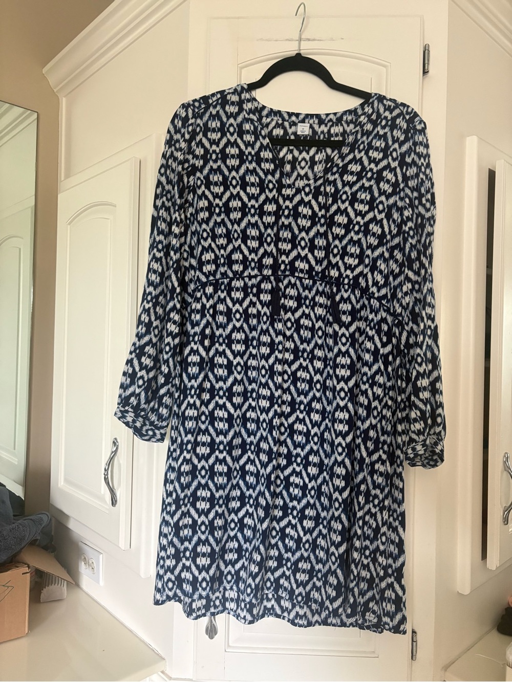 Old Navy Navy and White Ikat Long-Sleeve Tunic Dress medium